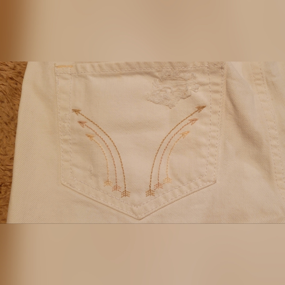 Hollister White Denim Shorts O/24 NWOT - Picture 4 of 8